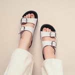 Load image into Gallery viewer, Leslie in Ivory (on black sole) - Sandals - Mercino