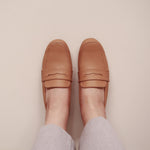 Load image into Gallery viewer, Vienna in Camel - Loafers - Rob and Mara