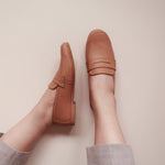 Load image into Gallery viewer, Vienna in Camel - Loafers - Rob and Mara