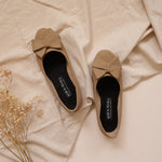 Load image into Gallery viewer, Primrose in Taupe - Ballet Flats - Rob and Mara