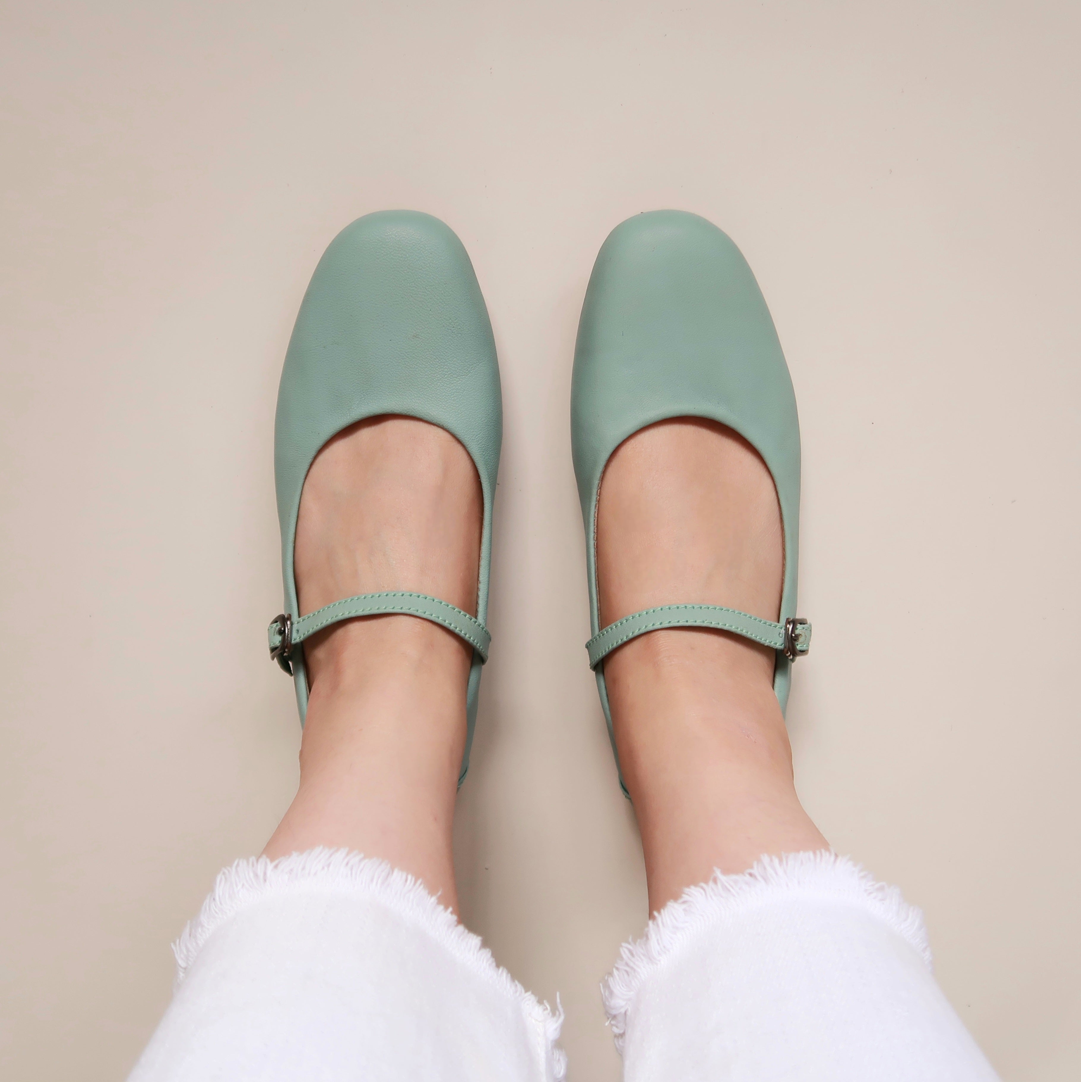 Estelle in Mint