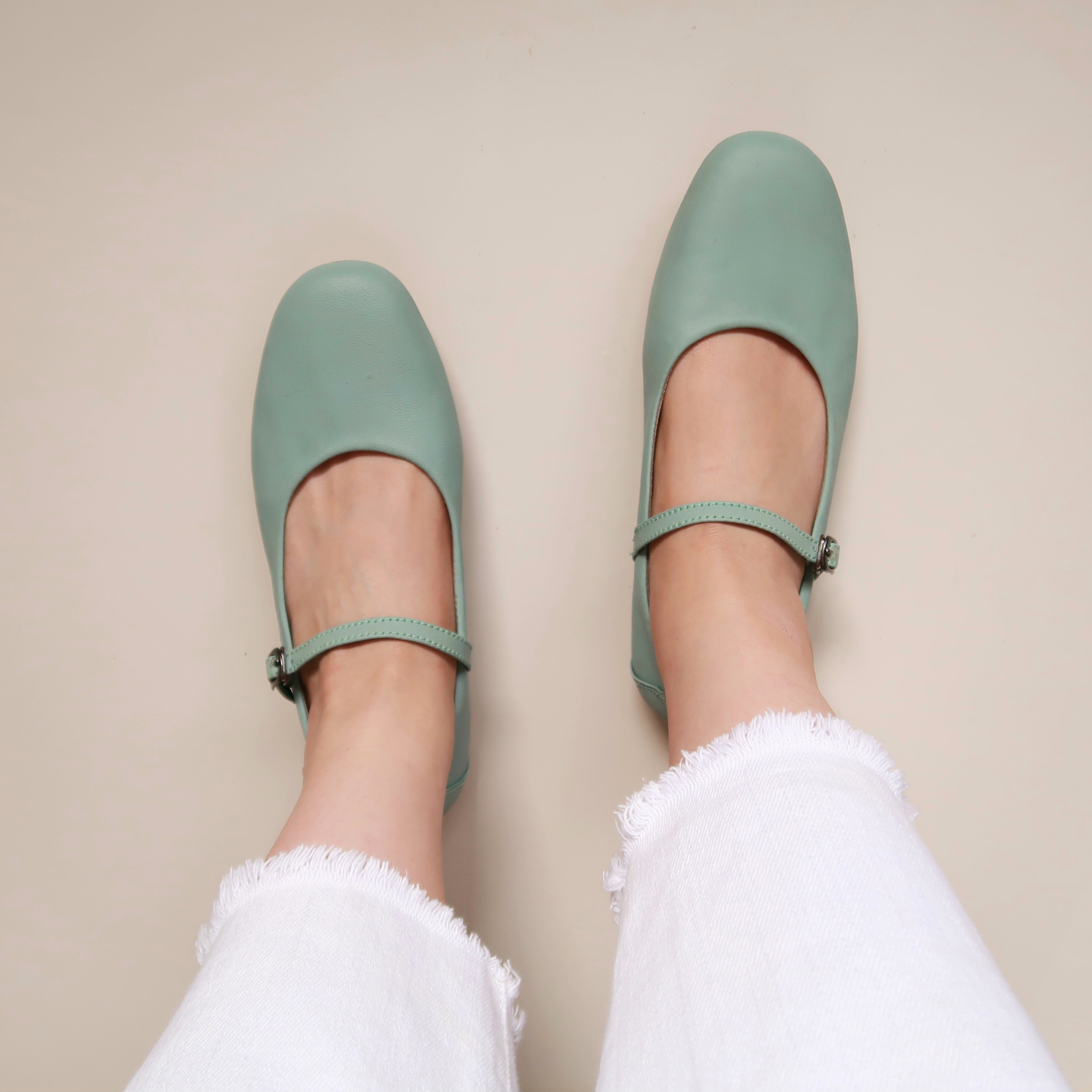 Estelle in Mint