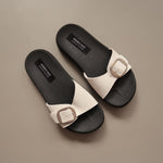 Load image into Gallery viewer, Bonnie in Ivory (on black sole)
