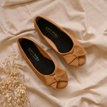 Load image into Gallery viewer, Primrose in Camel - Ballet Flats - Rob and Mara
