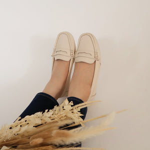 Heather in Ivory - Moccasins - Rob and Mara