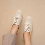 Load image into Gallery viewer, Margaux in White - Brogues - Rob and Mara
