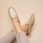 Load image into Gallery viewer, Aria in Pearl - Mules - Rob and Mara
