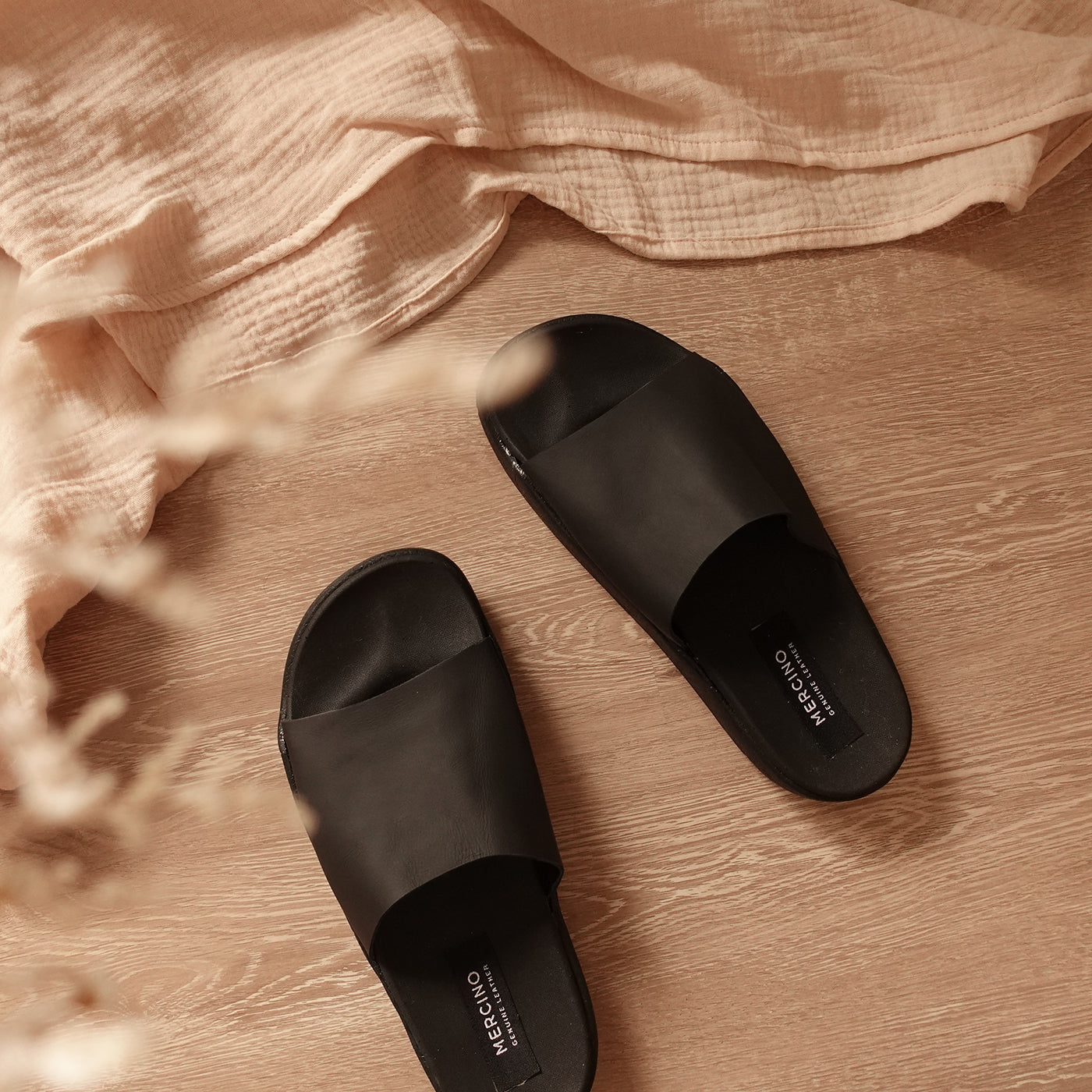 Haru in All Black - Sandals - Mercino