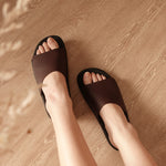 Load image into Gallery viewer, Haru in Maple (on black sole) - Sandals - Mercino
